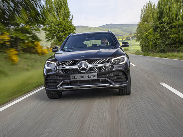Mercedes GLC 300 2020 nhập khẩu từ Đức, có giá bán 2,56 tỷ đồng
