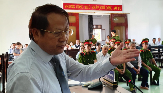 Người bào chữa cho bị cáo Phước đề nghị trả hồ sơ để điều tra lại nhưng HĐXX không chấp thuận