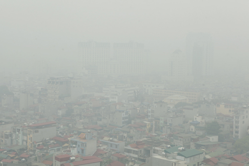 Sương mù giăng kín ở Hà Nội khiến nhiều người cứ ngỡ đang ở Sa Pa. Ảnh minh họa.