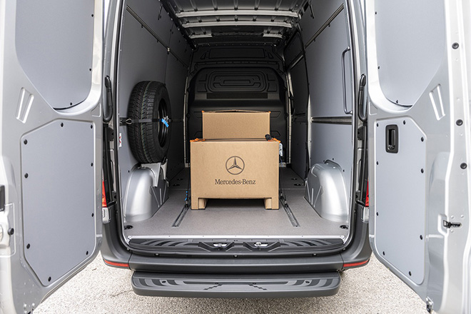 Mercedes-Benz ra mắt xe van sử dụng động cơ điện hoàn toàn tại châu Âu - 8