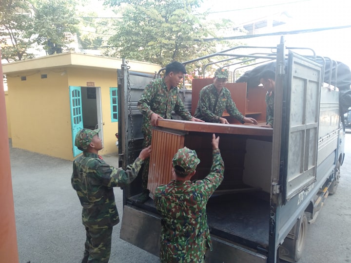 Công tác chuẩn bị cho phiên xét xử được bắt đầu từ sáng sớm với sự hỗ trợ của lực lượng quân sự tỉnh Điện Biên.