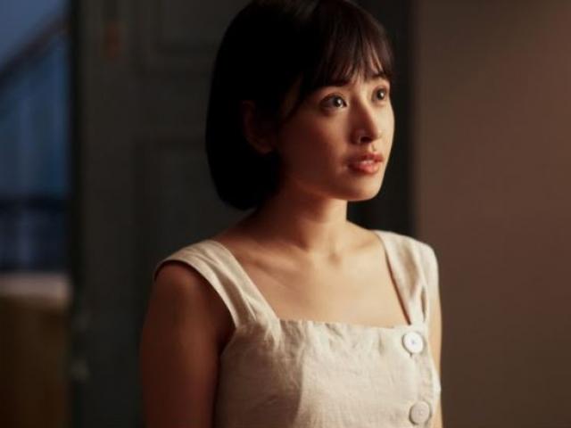 Ca nhạc - MTV - Chi Pu đi phục vụ quán bia trước khi đóng phim ngập ngụa cảnh "nóng"