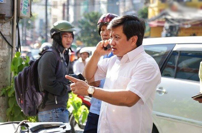  Chiếc đồng hồ và điện thoại "hàng hiệu" ông Đoàn Ngọc Hải thường mang theo khi đi dẹp nạn lấn chiếm vỉa hè, lòng đường ở quận 1