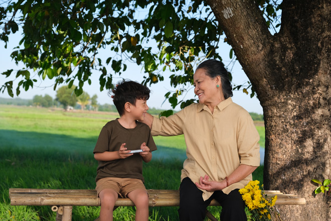 Sơn Tùng M-TP: “Tình yêu thương của bà là báu vật vô giá của cuộc đời tôi” - 2