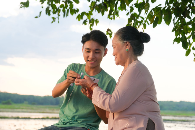 Sơn Tùng M-TP: “Tình yêu thương của bà là báu vật vô giá của cuộc đời tôi” - 5