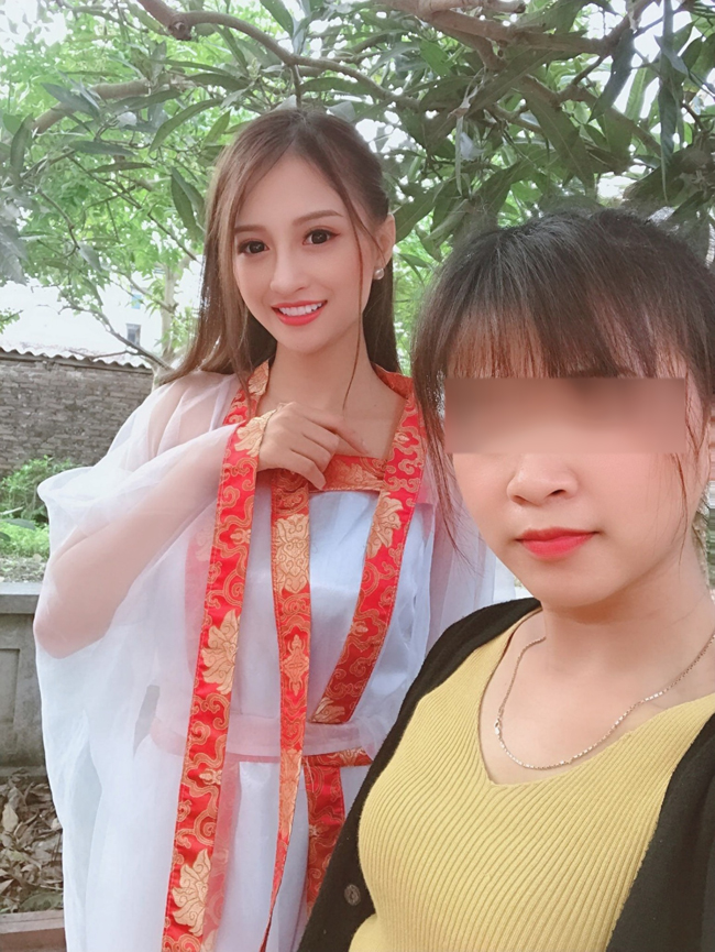 Trong nghề này, nếu không cập nhật nhạc mới liên tục thì sẽ bị thụt lùi trong giới DJ. Trang phục cũng phải đầu tư nhiều cho phong phú hình ảnh”.