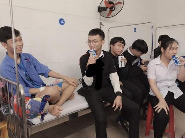 Bạn trẻ - Cuộc sống - Cười "rơi hàm" với hội bạn thân đến thăm người ốm ăn hết cả đồ bồi dưỡng
