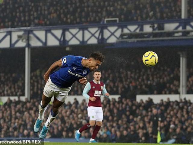 Bóng đá - Video highlight trận Everton - Burnley: Bay người đánh đầu đoạt 3 điểm