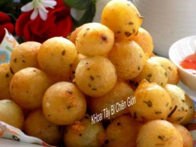 Ẩm thực - Mẹ vụng mấy cũng làm ngon ơ khoai tây bi chiên giòn thơm cho bé