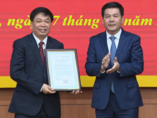 Tin tức trong ngày - Hai tân Phó Chủ tịch tỉnh vừa được Thủ tướng phê chuẩn là ai?