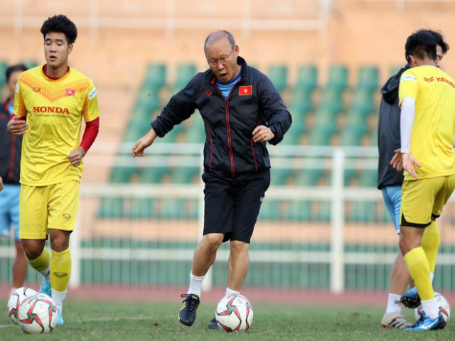 Bóng đá - HLV Park Hang Seo bị học trò "xâu kim" trong buổi tập của U23 Việt Nam