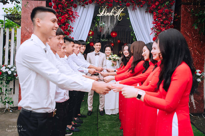 Hé lộ ảnh đính hôn của cặp đôi cầu thủ - hot girl: Văn Đức - Nhật Linh - 2