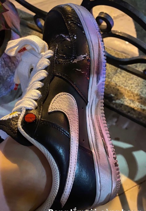 Kỳ Duyên khoe chiến tích đi giày đã bong sơn vì càng bong càng đẹp.