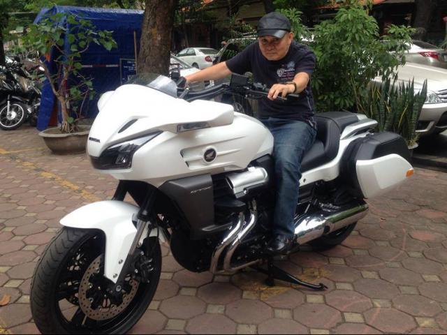 Ca nhạc - MTV - Không phải Hoài Linh, fan "sốc" với cách tiêu tiền của "người có cát-xê cao nhất làng hài"