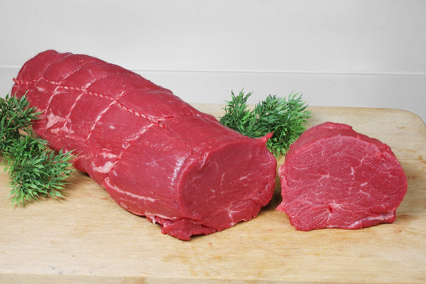 Chỉ cần dùng tay ấn vào miếng thịt, nếu đúng là thịt bò sẽ nhận thấy rõ sự đàn hồi của miếng thịt, như vậy là thịt ngon.