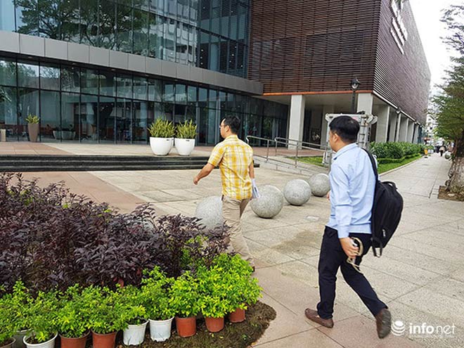 Nên di dời 43 quả cầu đá "quây" trước Trung tâm Hành chính TP Đà Nẵng? - 13