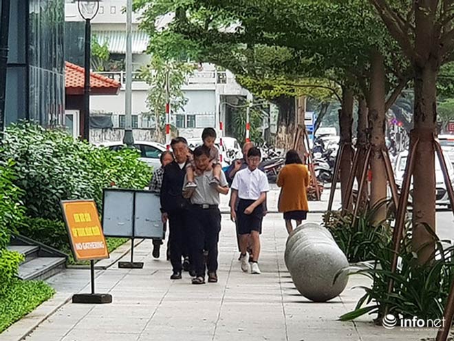 Nên di dời 43 quả cầu đá "quây" trước Trung tâm Hành chính TP Đà Nẵng? - 7