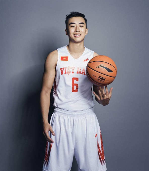Chàng "hot boy bóng rổ" Stefan Nguyễn