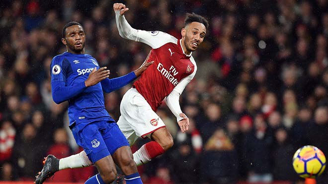 Vòng 20 Ngoại hạng Anh: Arsenal thư hùng Chelsea, xem video highlight trên 24h.com.vn - 2