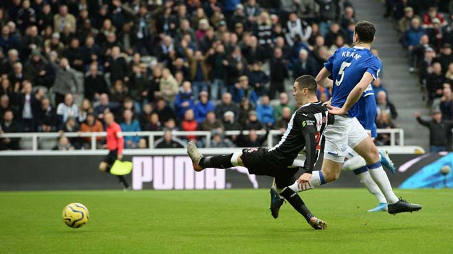 Trực tiếp bóng đá Newcastle - Everton: Đội khách may mắn, chủ nhà quyết gỡ hòa - 11