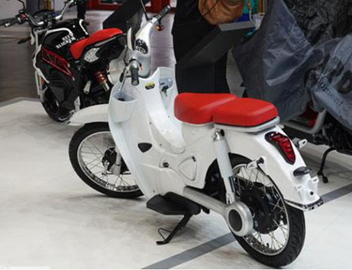 "Bản sao" của Honda Super Cub C125 ra mắt, chạy 120 km một lần sạc - 2