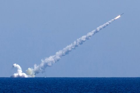 Loại tên lửa đời mới nhất của Nga có thể nhanh gấp 27 lần tốc độ âm thanh (Ảnh: Getty)