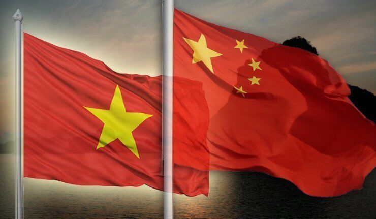Quốc kỳ hai nước Việt Nam - Trung Quốc - ảnh minh họa.