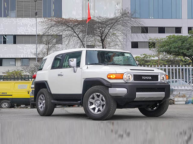 Tin tức ô tô - Toyota FJ Cruiser 2020 đầu tiên cập bến Việt Nam có giá "thách cưới" gần 3,8 tỷ đồng