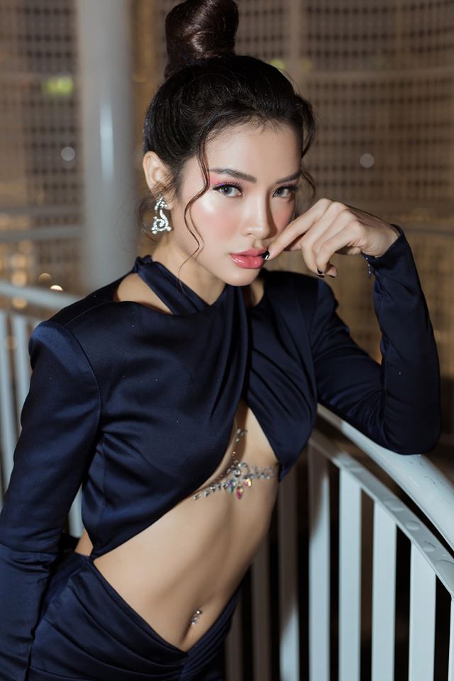 Phương Trinh Jolie có phong cách thời trang ngày càng táo bạo - 2