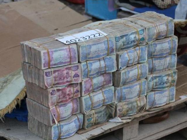 Kinh doanh - Không chỉ Venezuela, trên TG còn 1 nơi khác cũng bán tiền theo… cân