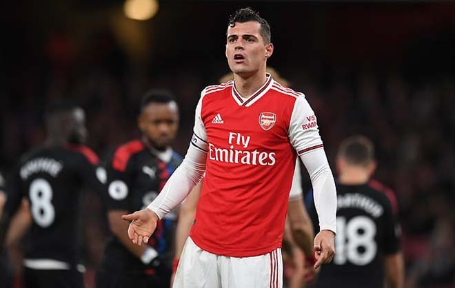 Tin-HOT-bong-da-sang-30-12-Arsenal-chot-gia-ban-doi-truong-bi-tuoc-Xhaka-xhaka-va-noi-xau-ho-cua-cac-doi-truong-cua-arsenal-1577629893-587-width660height418.jpg