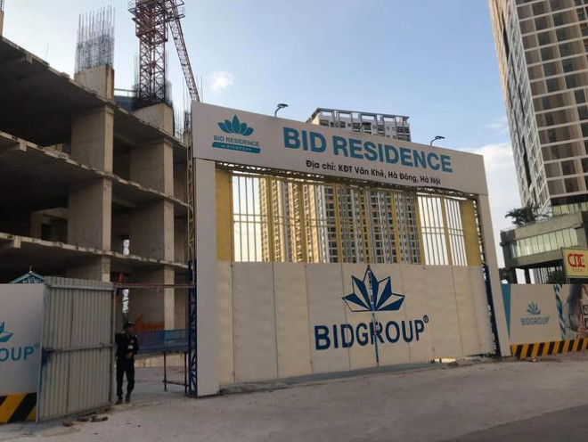 Tính đến thời điểm hiện nay, ngoài 4 tòa nhà đã bàn giao cho người dân, còn lại đều trong tình trạng xây xong móng hoặc lên được vài tầng thô rồi để hoang, ảnh hưởng nghiêm trọng đến quyền lợi của hàng nghìn người mua nhà.