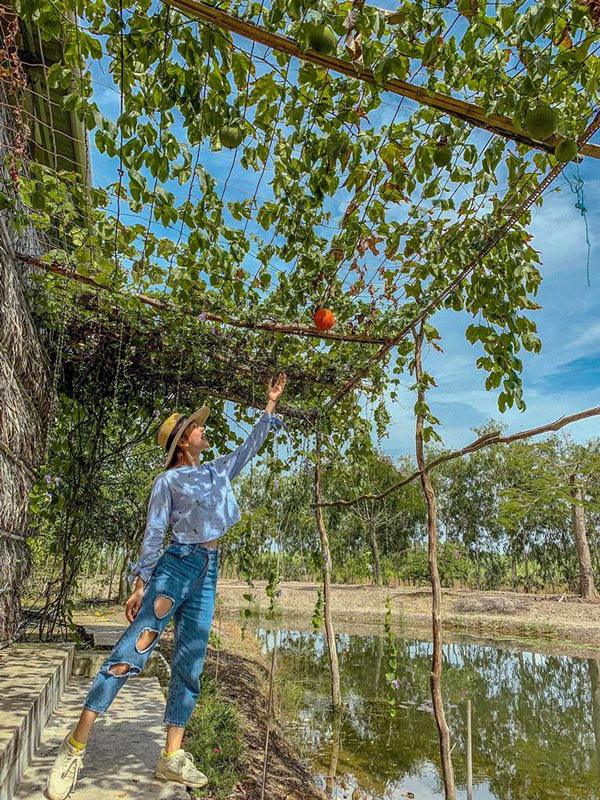 Giàu có nhưng Minh Hằng mặc quần đục lỗ tả tơi từ năm này qua tháng nọ - 3