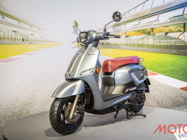 Suzuki Saluto 125 ra mắt xe tay ga mới, giống Vespa ”không hề nhẹ”