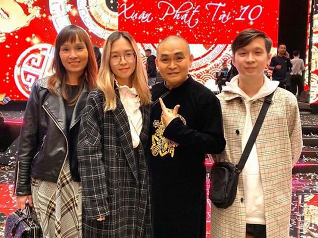 Đời sống Showbiz - Cậu ấm nhà "vua hài đất Bắc" gây chú ý khi xuất hiện cùng chị gái hot girl