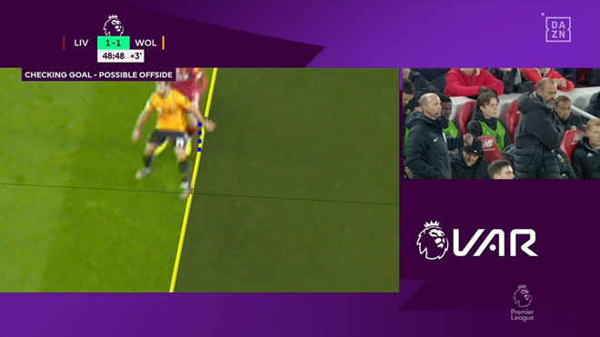 Tình huống xác định việt vị của VAR giúp Liverpool thoát khỏi một bàn thua
