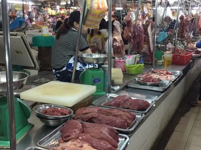 Thị trường - Tiêu dùng - Giá heo hơi đồng loạt giảm ở cả 3 miền