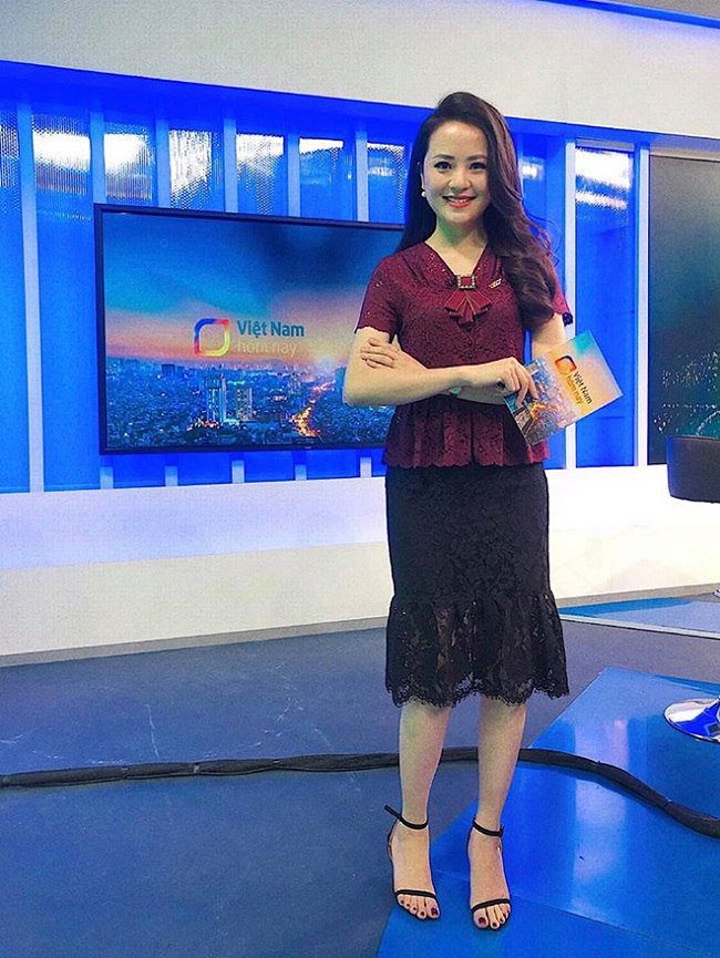 Tuy nhiên, từ đầu năm 2019 cho đến nay, Ngọc Bích được chọn là một trong 4 MC được dẫn dắt trong &#34;Việt Nam hôm nay&#34; - chương trình thuộc ban Thời sự của Đài truyền hình Việt Nam.