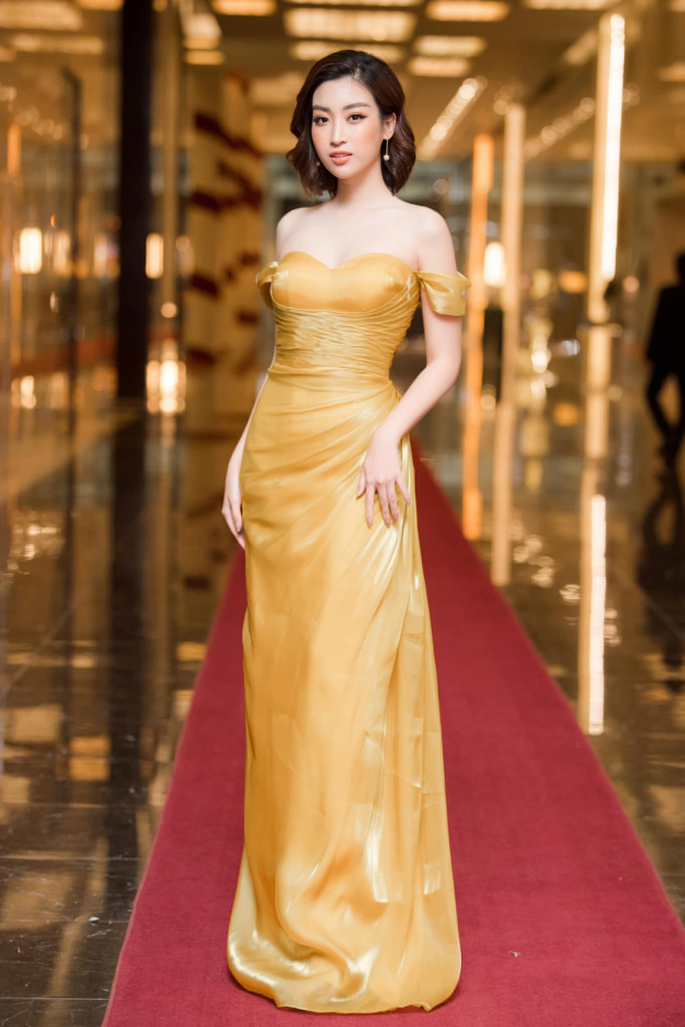 Đỗ Mỹ Linh: Nàng hoa hậu có gu thời trang thanh nhã nhất năm - 1