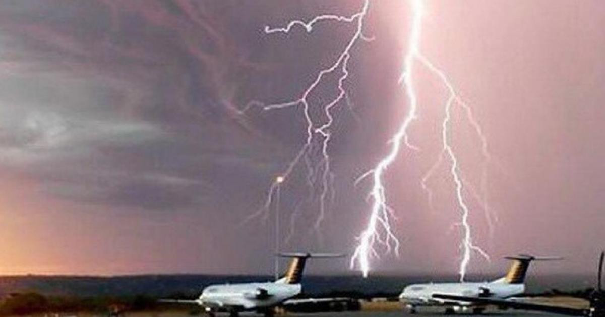 Tin tức trong ngày - Cục Hàng không chỉ thị nóng sau khi một nhân viên bị sét đánh tử vong