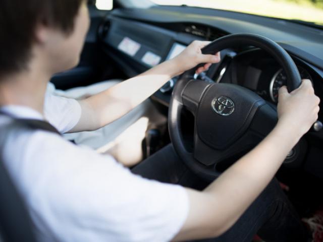 Bạn trẻ - Cuộc sống - Bị bạn bè trêu chọc vì được bố mua cho xe hơi và căn hộ để phục vụ việc học