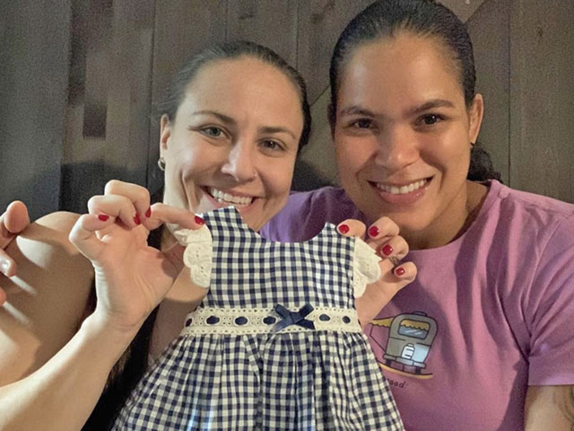 Thể thao - Chuyện lạ các võ sỹ: Hai đả nữ UFC làm đám cưới và sinh con đầu lòng