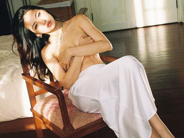 Làm đẹp - Danh tính cô gái Việt được báo Trung Quốc gọi bằng mỹ danh "nữ thần bảo vật quốc gia"