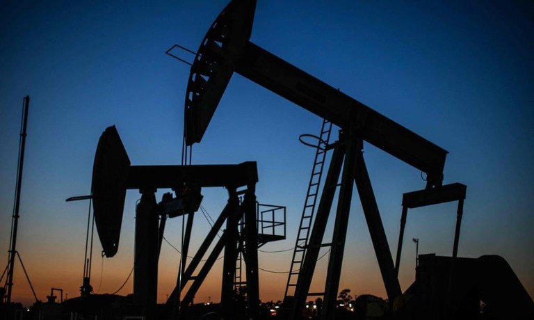 Giá dầu chưa dứt đà giảm