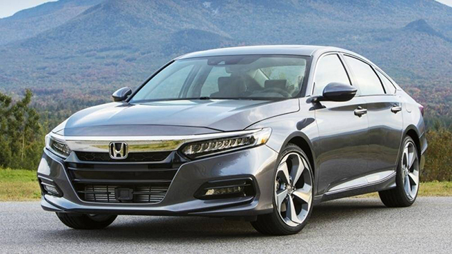 7. Honda Accord 2020 (giá khởi điểm: 24.020 USD, điểm tổng thể: 8,3/10)
