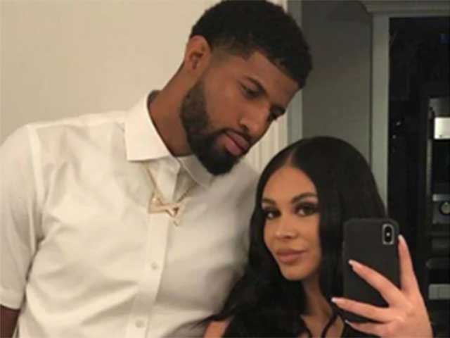 Thể thao - Cầu thủ siêu xấu tính: Ngủ với vợ đồng đội, lừa dối con gái HLV