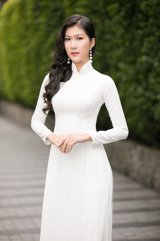 Thí sinh Hoa hậu Việt Nam 2020 trình diễn áo dài  Giải trí