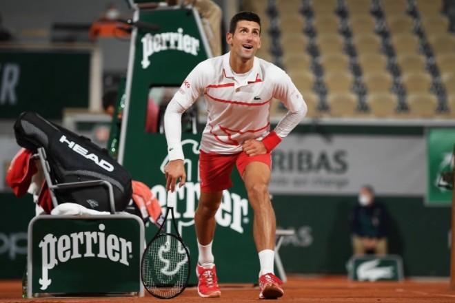 Phá kỷ lục Federer, Djokovic làm điều bất ngờ tại Roland Garros - 2