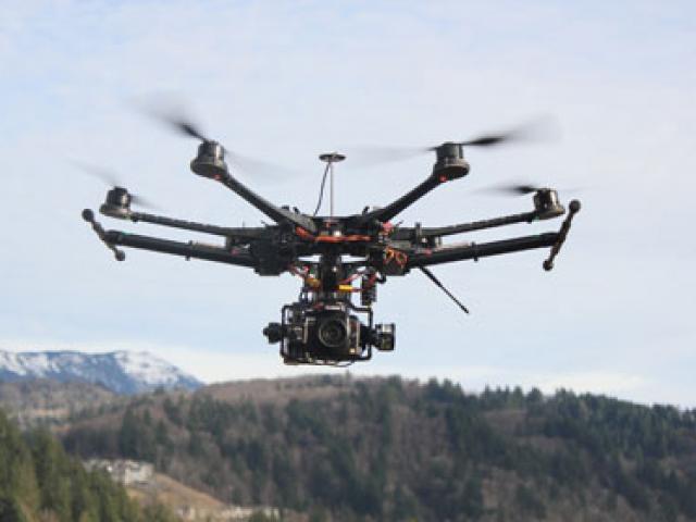 Media - Quân đội Trung Quốc khoe máy bay không người lái trang bị súng phóng lựu