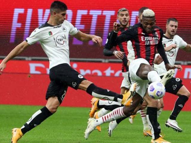 Video highlight trận AC Milan – Spezia: Hiệp 2 bùng nổ, chạy đà hoàn hảo - 1